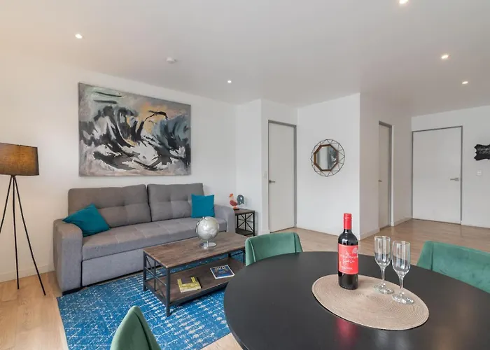 Gem Wifi, Laundry, Parking, Ideal Location Apartment